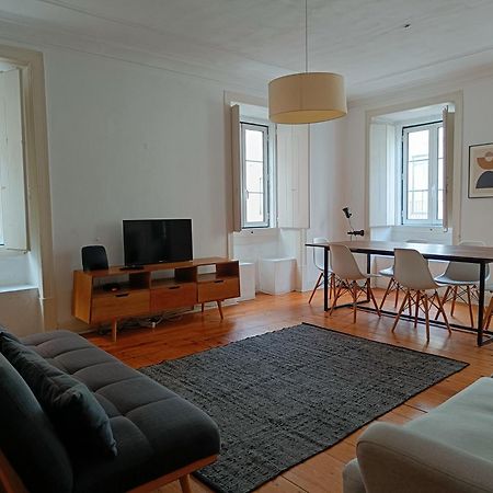 Stunning Apartment Near Chiado Lisboa Ngoại thất bức ảnh